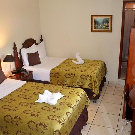 Hotel Villa Florencia Zona Rosa ซานซัลวาดอร์ ภายนอก รูปภาพ