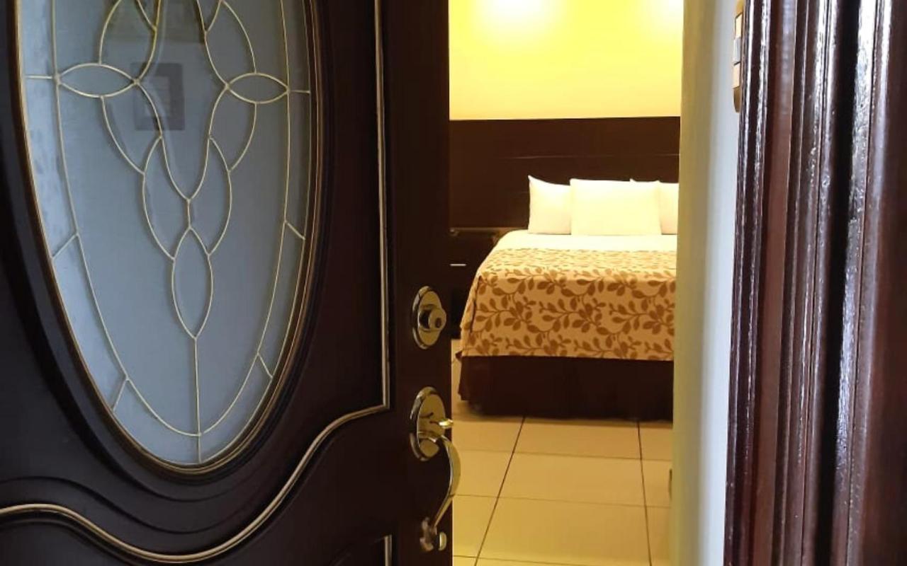 Hotel Villa Florencia Zona Rosa ซานซัลวาดอร์ ภายนอก รูปภาพ
