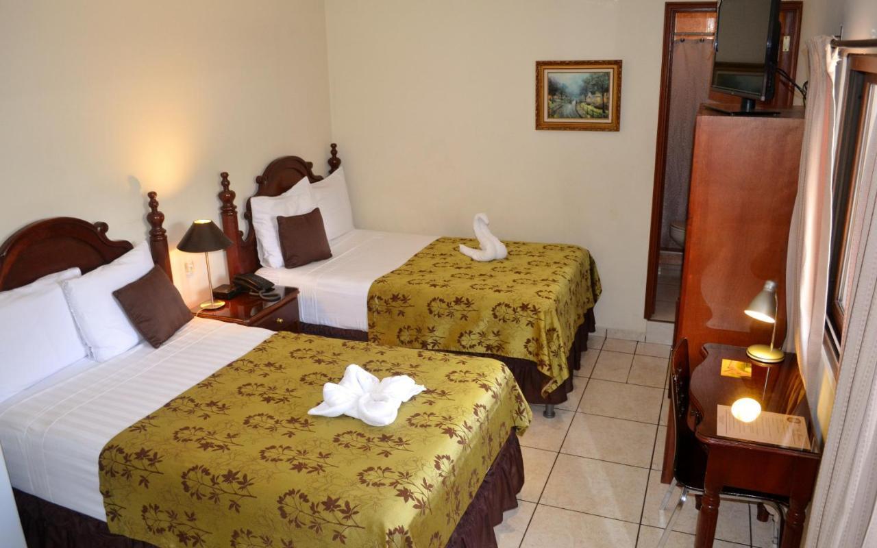 Hotel Villa Florencia Zona Rosa ซานซัลวาดอร์ ภายนอก รูปภาพ