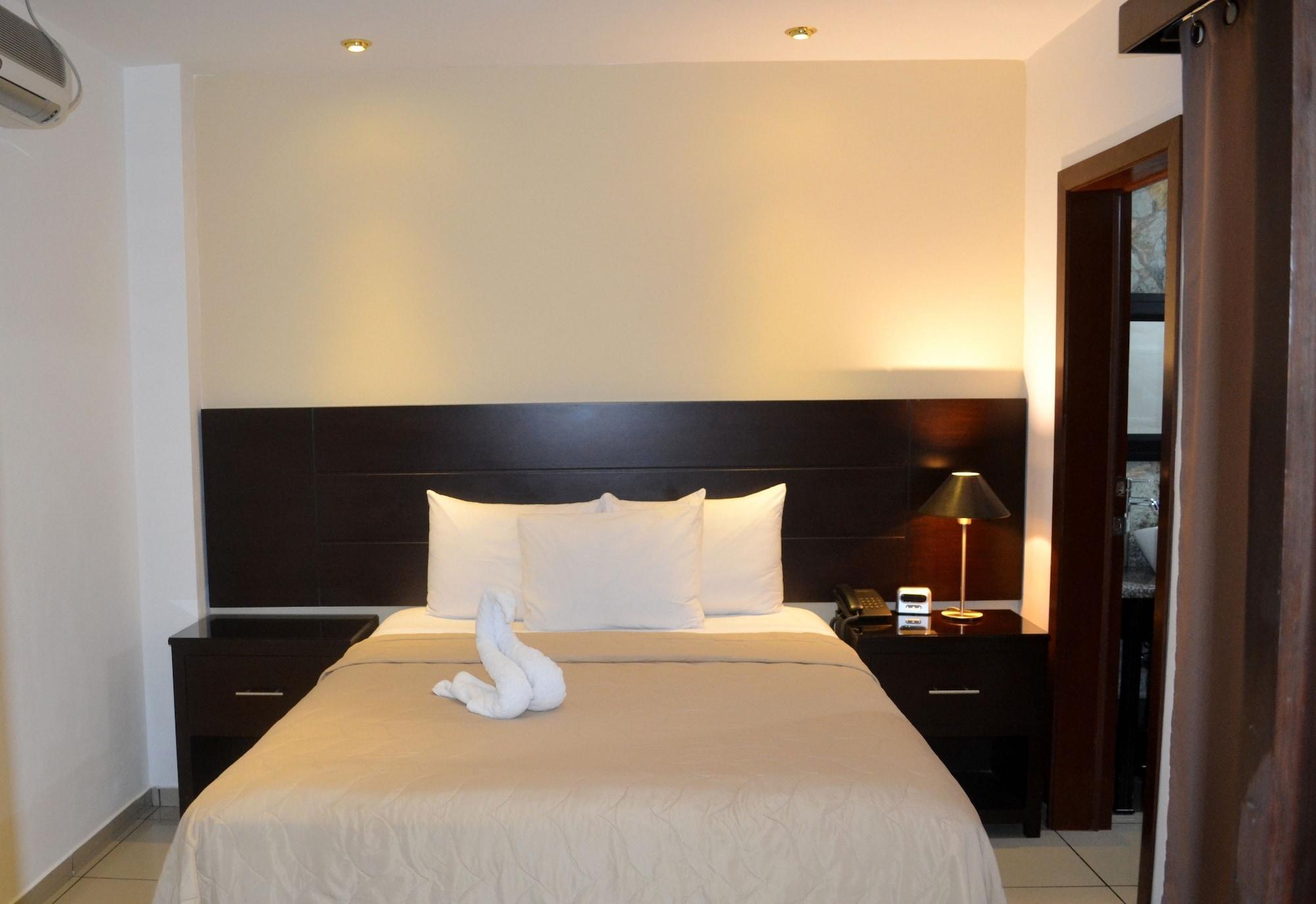 Hotel Villa Florencia Zona Rosa ซานซัลวาดอร์ ภายนอก รูปภาพ