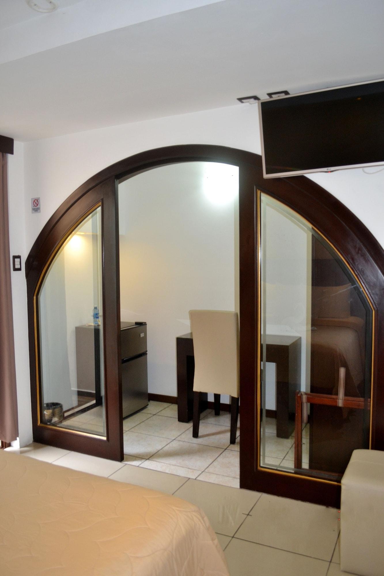 Hotel Villa Florencia Zona Rosa ซานซัลวาดอร์ ภายนอก รูปภาพ