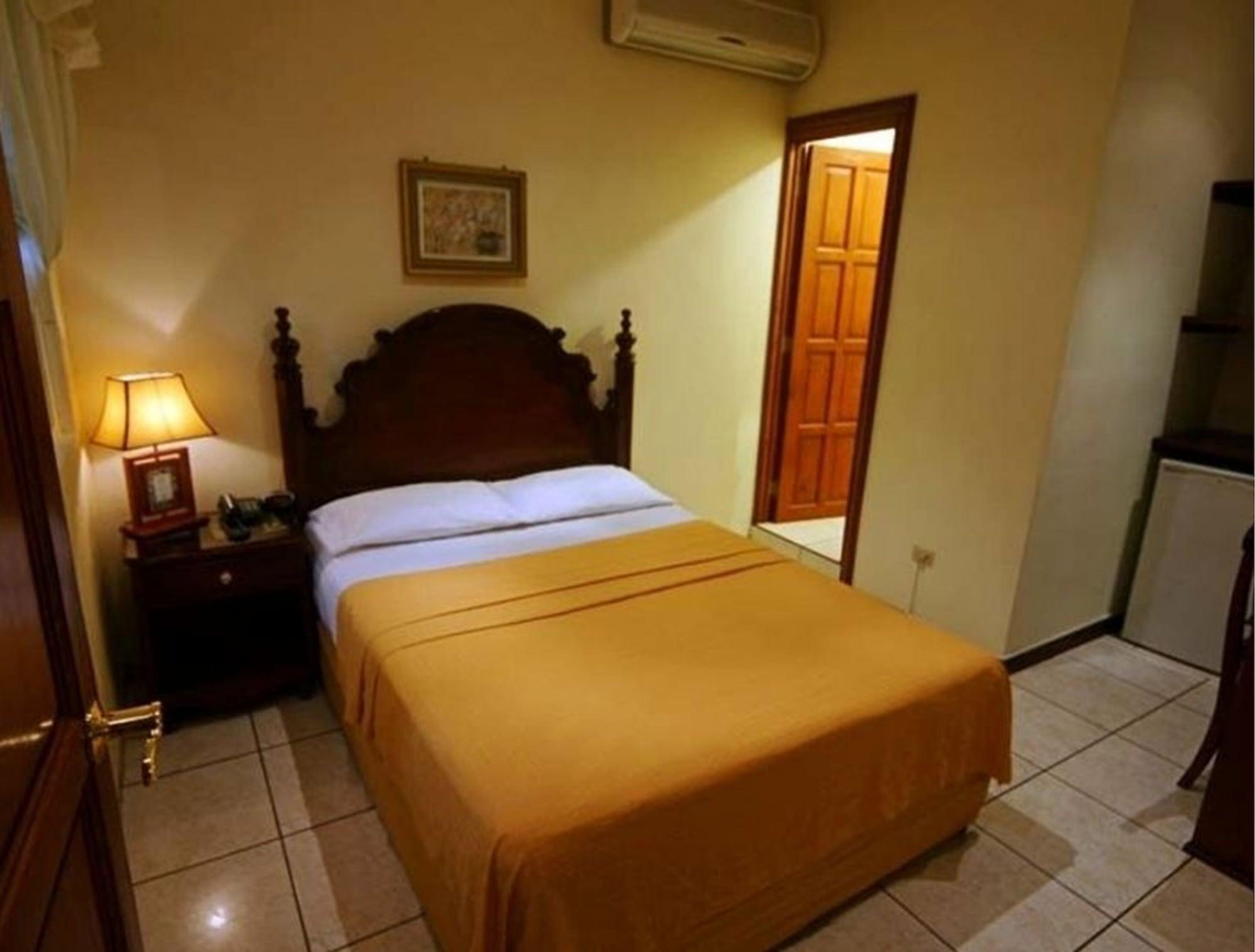 Hotel Villa Florencia Zona Rosa ซานซัลวาดอร์ ภายนอก รูปภาพ