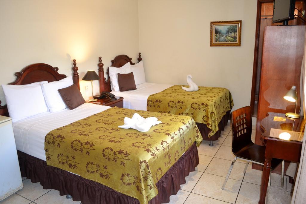 Hotel Villa Florencia Zona Rosa ซานซัลวาดอร์ ภายนอก รูปภาพ