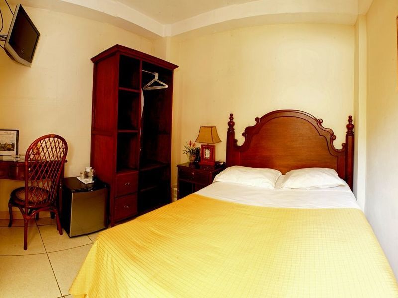 Hotel Villa Florencia Zona Rosa ซานซัลวาดอร์ ภายนอก รูปภาพ
