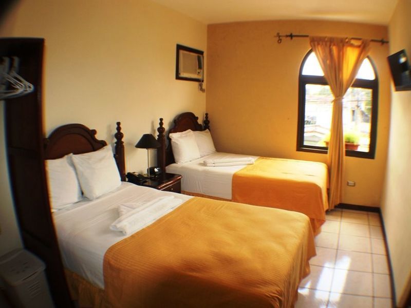 Hotel Villa Florencia Zona Rosa ซานซัลวาดอร์ ภายนอก รูปภาพ